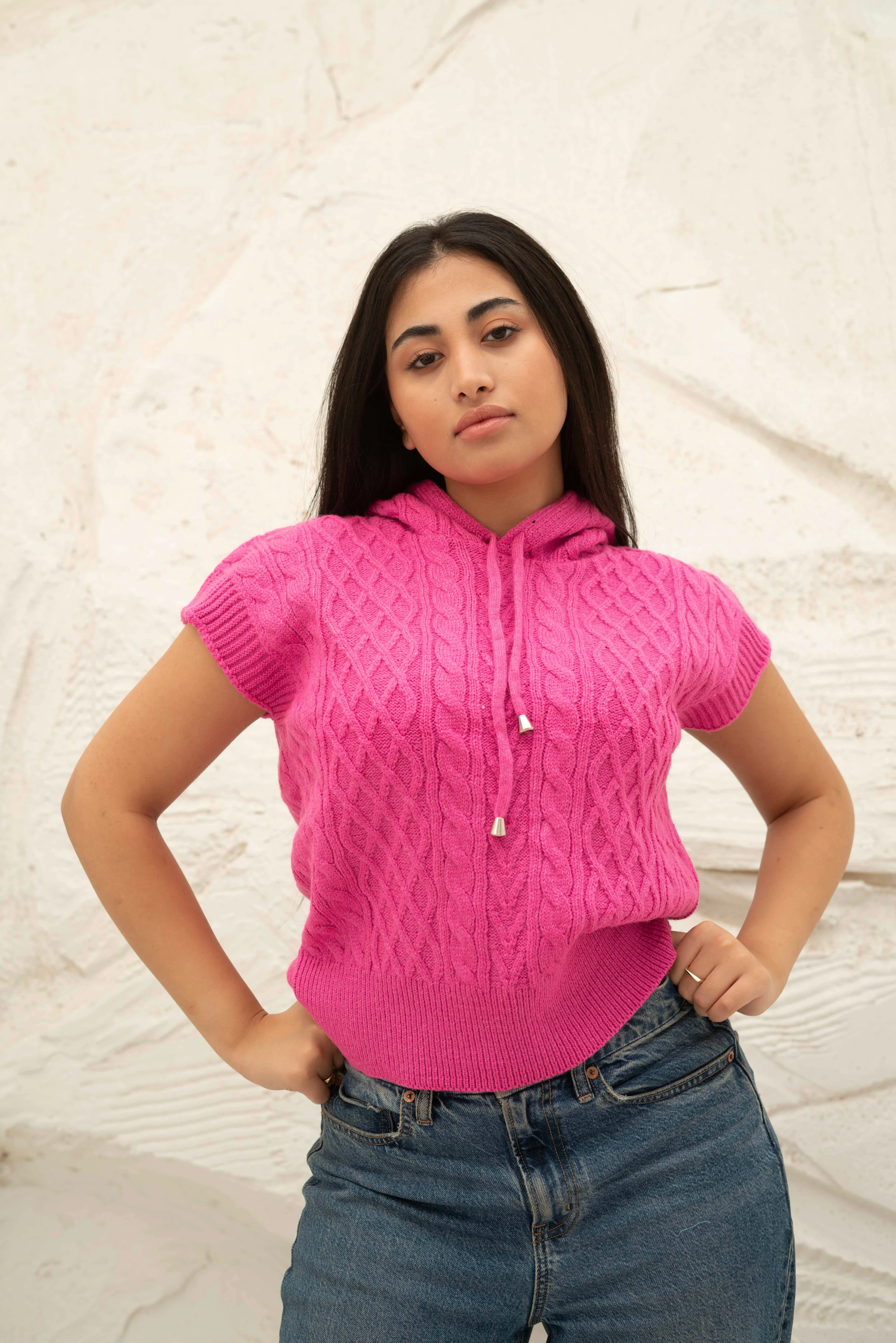 Cable-Knit Sleeveless Hoodie - Image 13