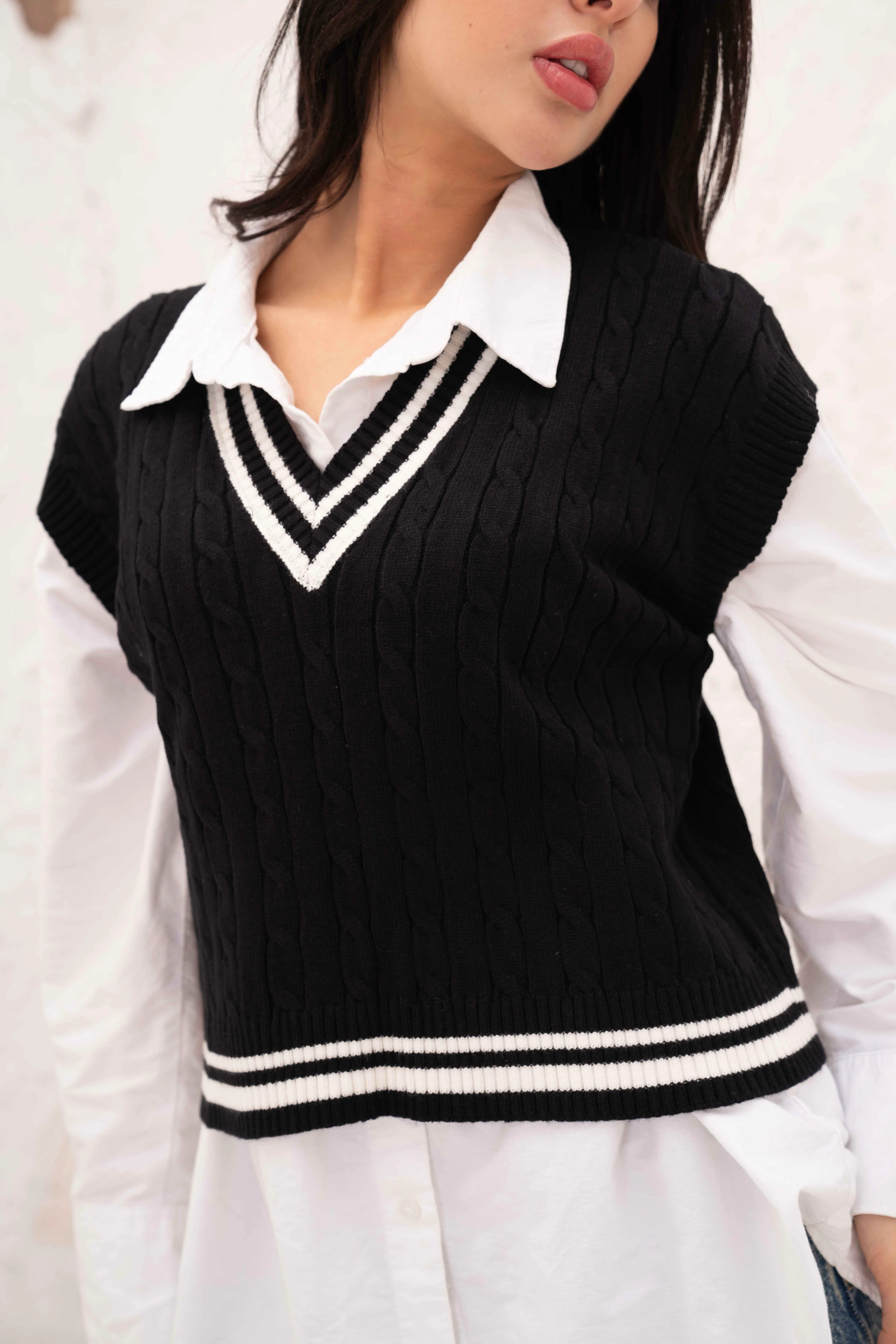 Cable Knit V-Neck Sweater Vest - Image 13