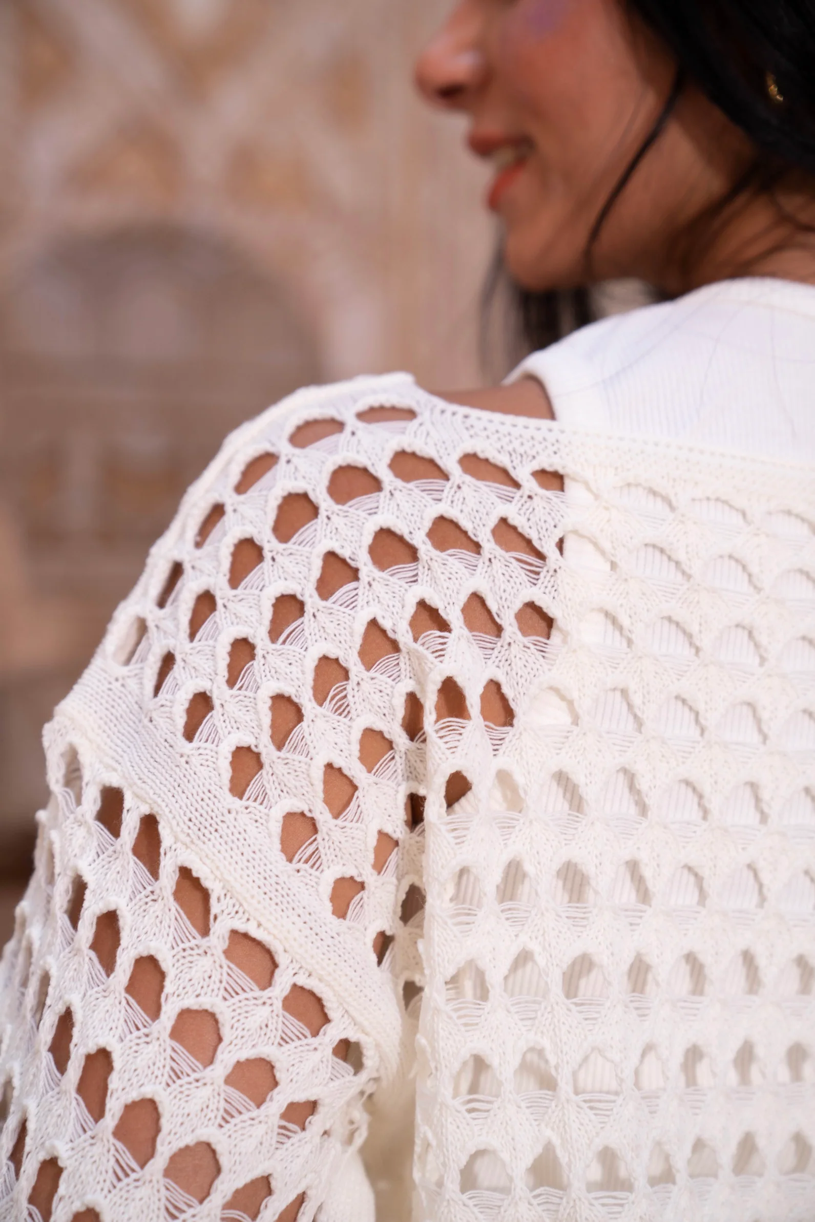 Gumus White Mesh Blouse - Image 11
