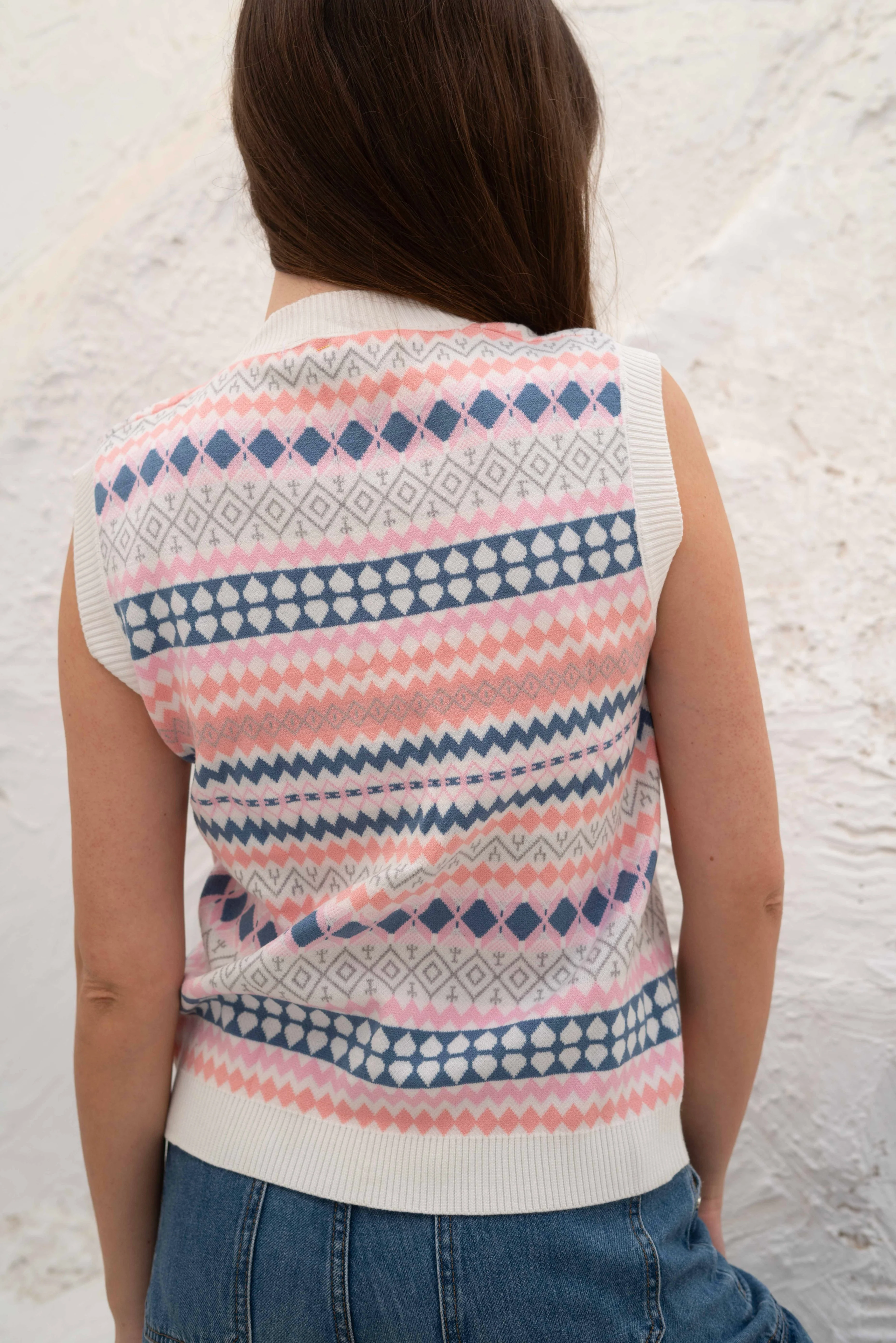 Nordic Patterned Sleeveless Vest - Image 17