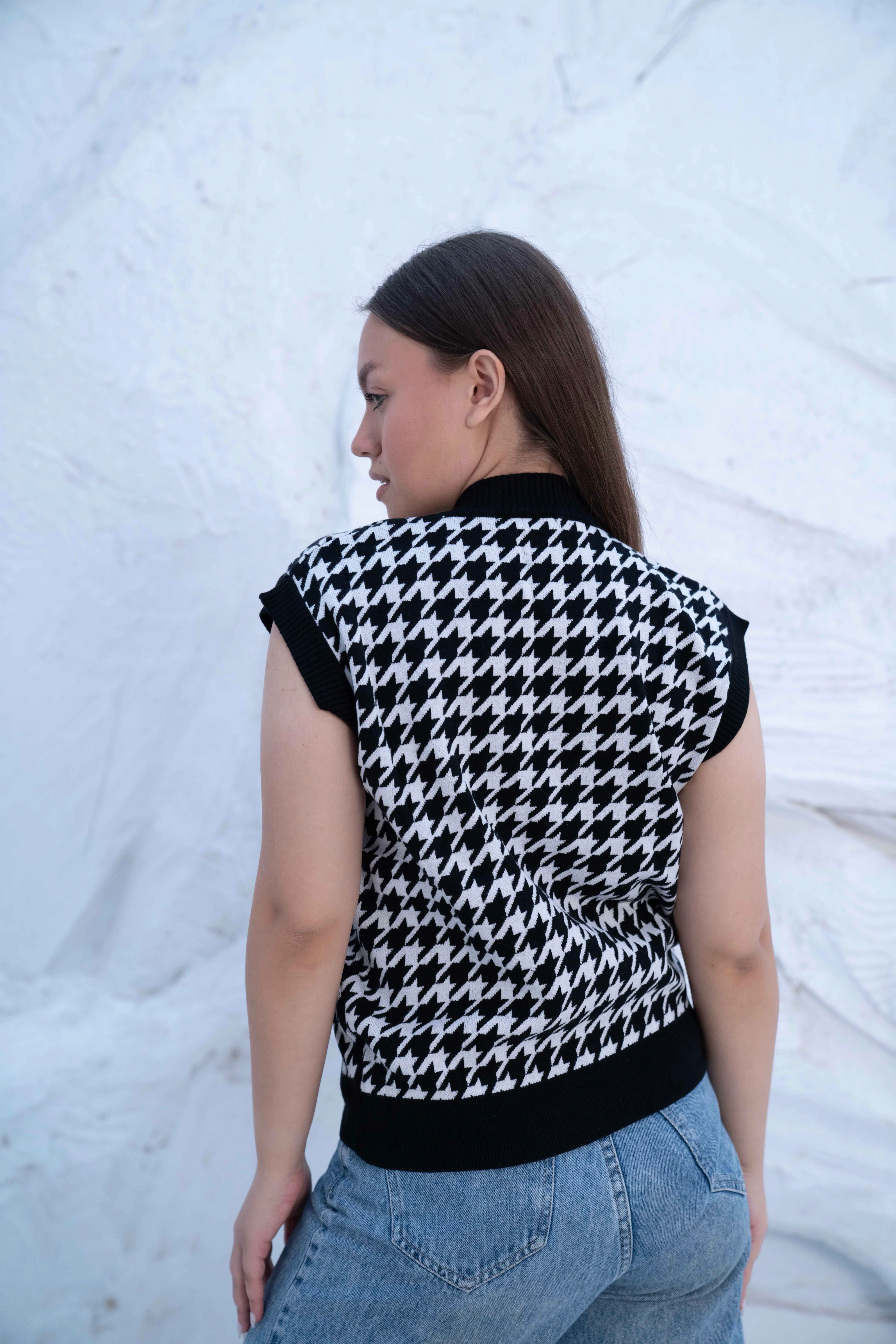Sleeveless V Neck Vest - Image 3